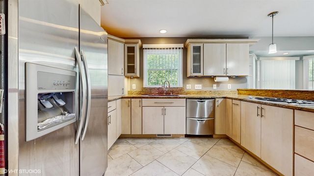 8844 Oakwood Avenue, Munster, IN 46321