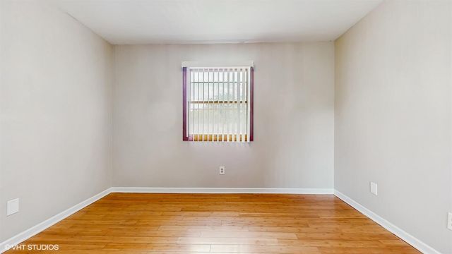 8844 Oakwood Avenue, Munster, IN 46321