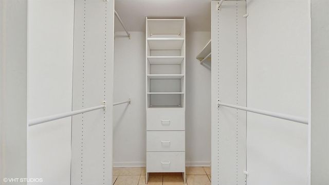 8844 Oakwood Avenue, Munster, IN 46321