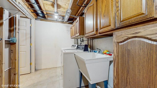 8844 Oakwood Avenue, Munster, IN 46321