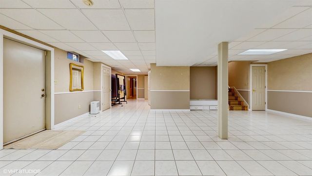 8844 Oakwood Avenue, Munster, IN 46321