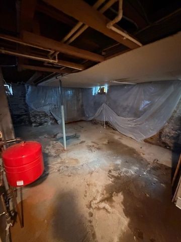 18 Alger Ave, Taunton, MA 02780