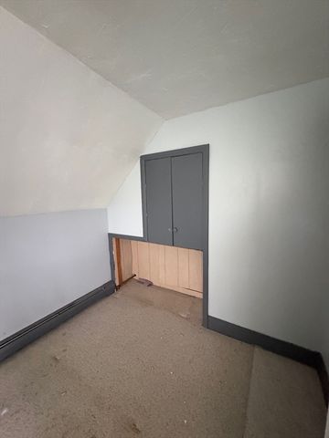 18 Alger Ave, Taunton, MA 02780