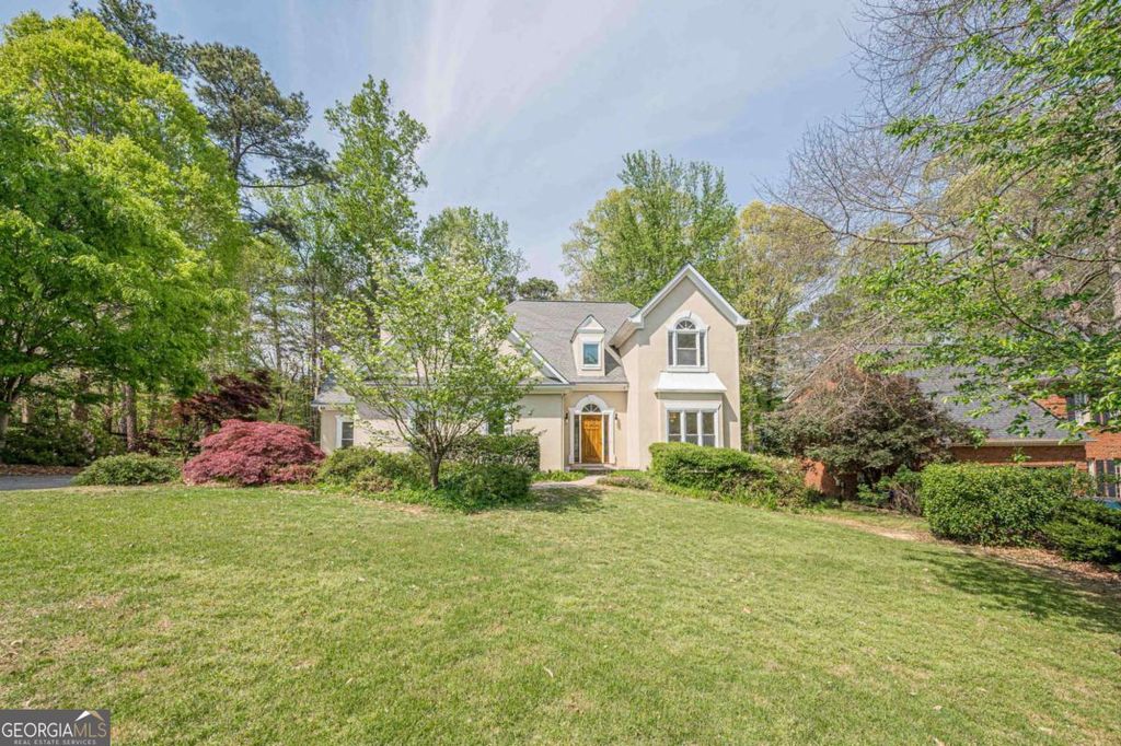13070 Magnolia Crescent Drive, Roswell, GA 30075