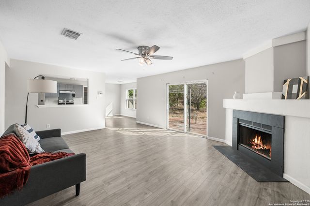 8010 Chestnut Gate, Converse, TX 78109