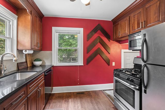 2423 35th Street, Des Moines, IA 50310