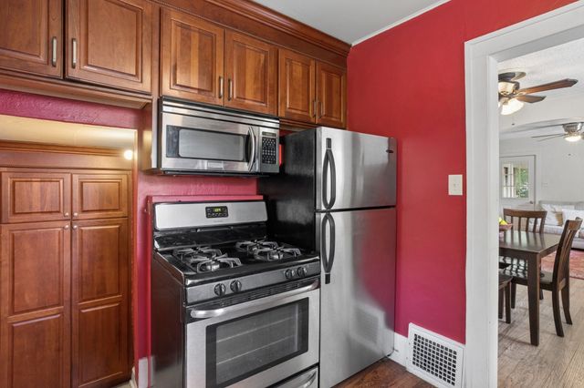 2423 35th Street, Des Moines, IA 50310