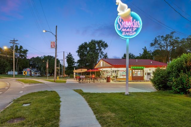 2423 35th Street, Des Moines, IA 50310