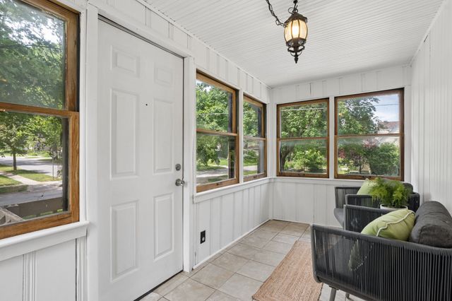 2423 35th Street, Des Moines, IA 50310