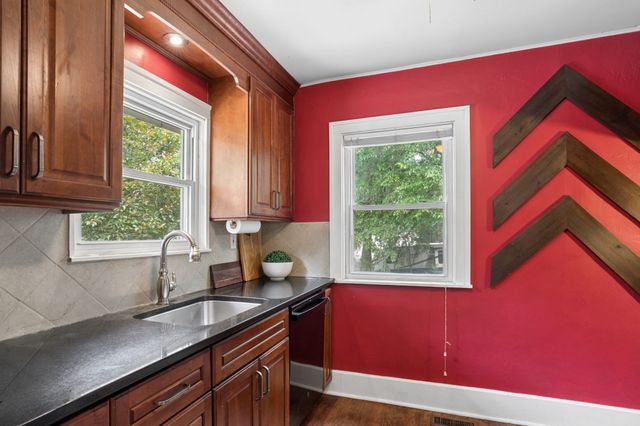 2423 35th Street, Des Moines, IA 50310