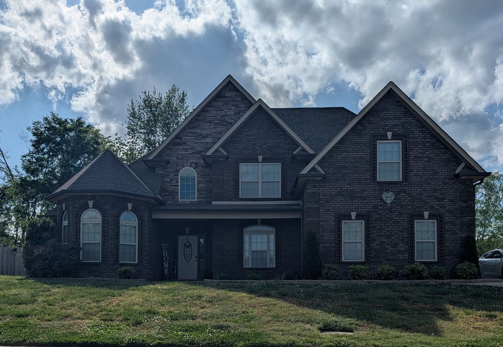 1504 Benton Park Pl, Clarksville, TN 37040