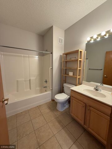 4824 E 53rd Street 523, Minneapolis, MN 55417