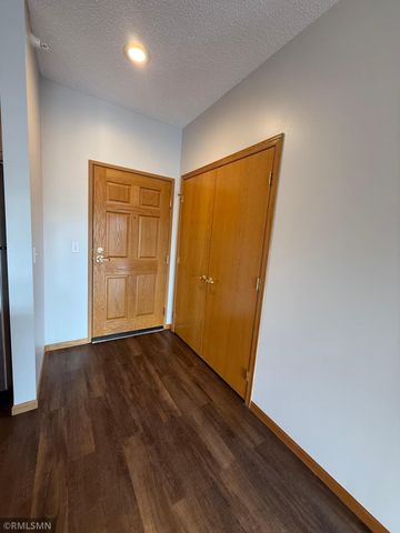 4824 E 53rd Street 523, Minneapolis, MN 55417