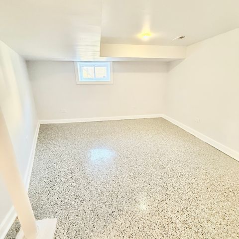 8640 S Blackstone Avenue, Chicago, IL 60619