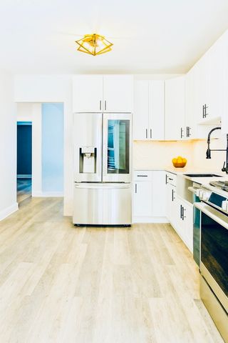 8640 S Blackstone Avenue, Chicago, IL 60619