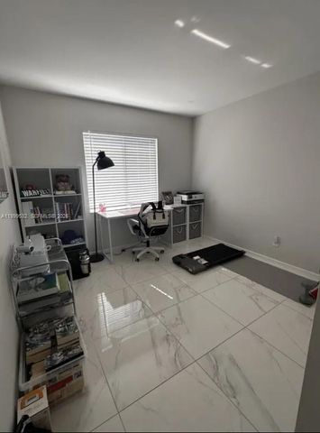 1751 NW 92nd Ave, Pembroke Pines, FL 33024