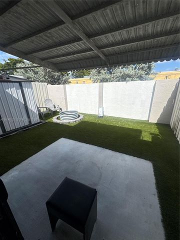 1751 NW 92nd Ave, Pembroke Pines, FL 33024