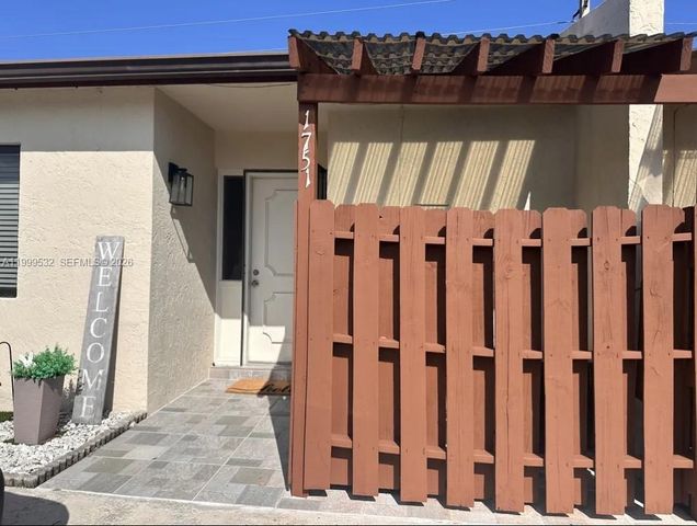 1751 NW 92nd Ave, Pembroke Pines, FL 33024