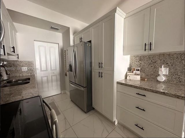 1751 NW 92nd Ave, Pembroke Pines, FL 33024