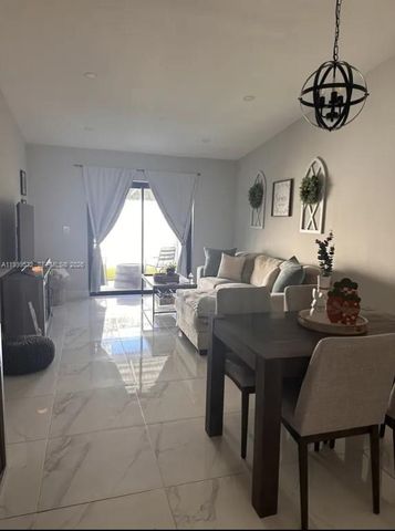 1751 NW 92nd Ave, Pembroke Pines, FL 33024