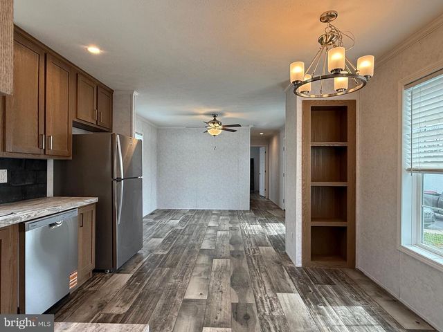 5 1ST ST, Phoenixville, PA 19460