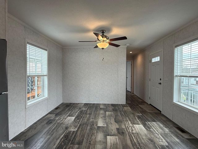 5 1ST ST, Phoenixville, PA 19460
