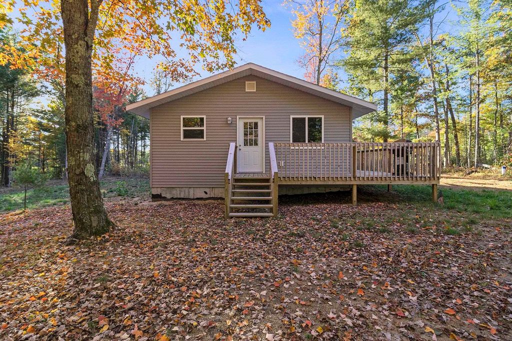 6483 S Emma Avenue, Pleasant Plains Twp, MI 49304