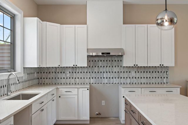 59 Sanctuary Drive, Valparaiso, IN 46385