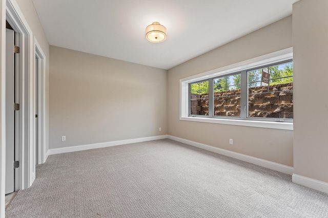 59 Sanctuary Drive, Valparaiso, IN 46385