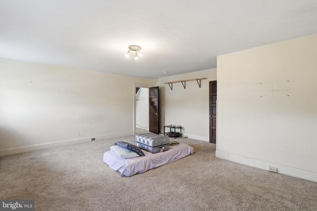 17613 OAK RIDGE DR, Hagerstown, MD 21740