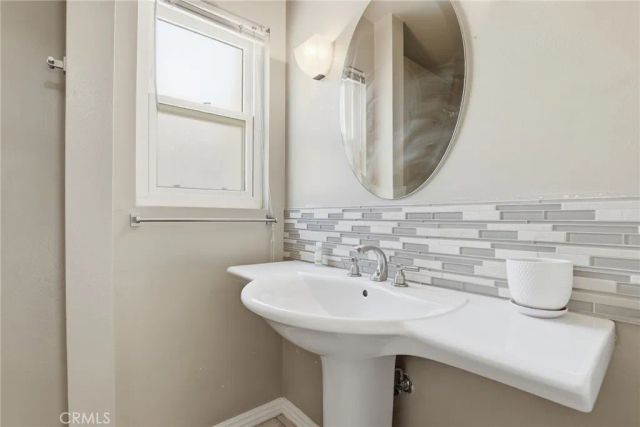 5218 Lindley Avenue 3, Encino, CA 91316