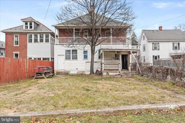 542 E QUEEN STREET, Chambersburg, PA 17201