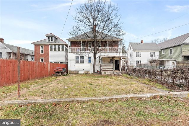 542 E QUEEN STREET, Chambersburg, PA 17201