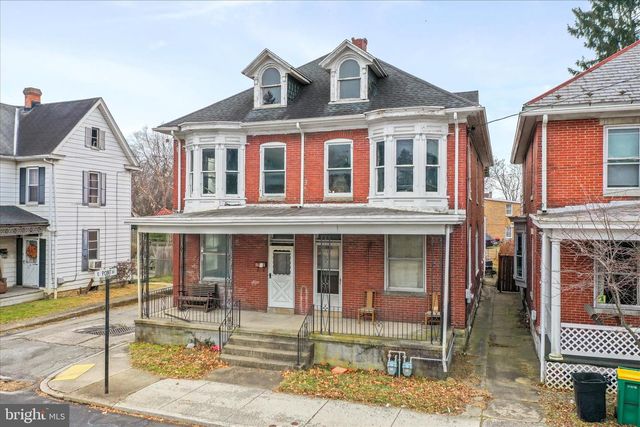 542 E QUEEN STREET, Chambersburg, PA 17201