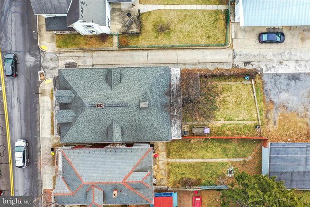 542 E QUEEN STREET, Chambersburg, PA 17201