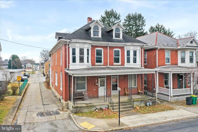 542 E QUEEN STREET, Chambersburg, PA 17201