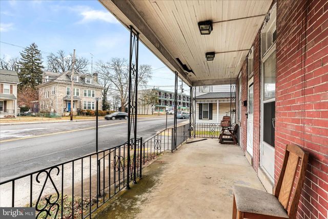 542 E QUEEN STREET, Chambersburg, PA 17201