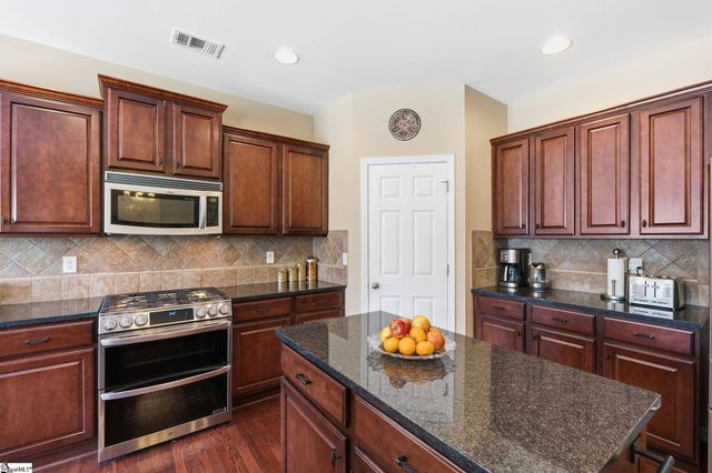 11 Roanoke Hills Court, Simpsonville, SC 29681