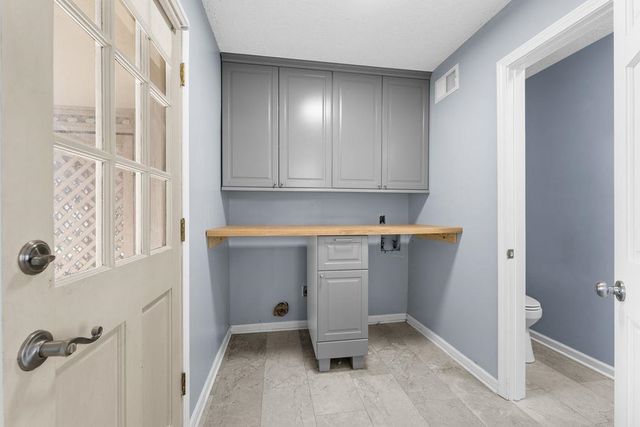 8215 PLANTERS DR, Memphis, TN 38018