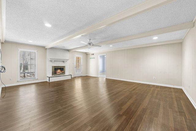 8215 PLANTERS DR, Memphis, TN 38018