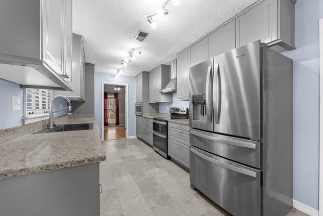 8215 PLANTERS DR, Memphis, TN 38018