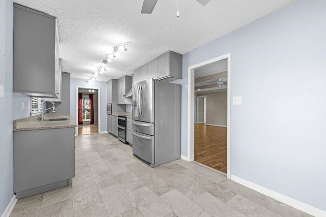 8215 PLANTERS DR, Memphis, TN 38018