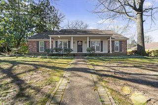 8215 PLANTERS DR, Memphis, TN 38018