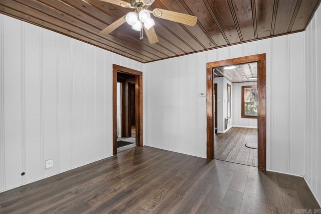 8214 Holiday Dr, Sherwood, AR 72120