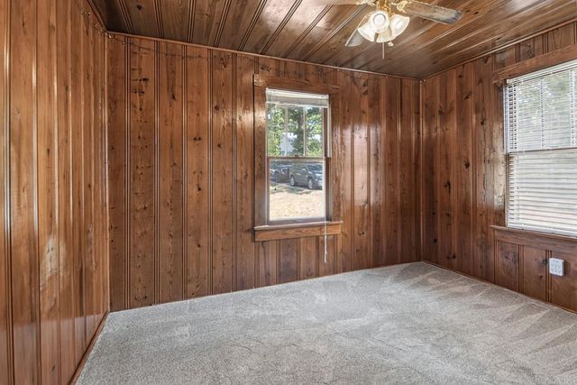 8214 Holiday Dr, Sherwood, AR 72120
