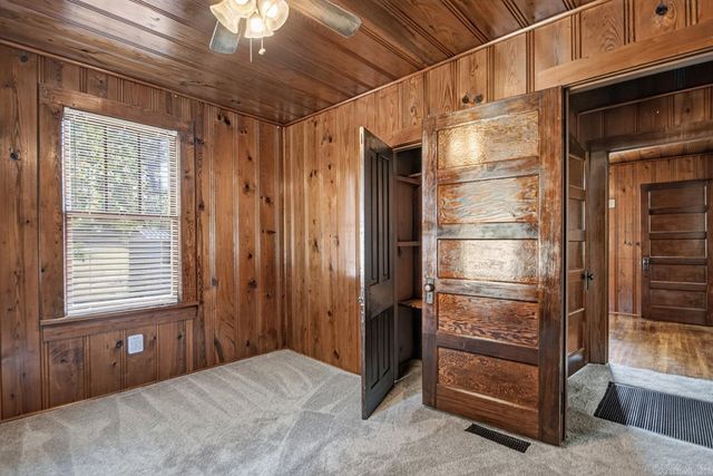 8214 Holiday Dr, Sherwood, AR 72120