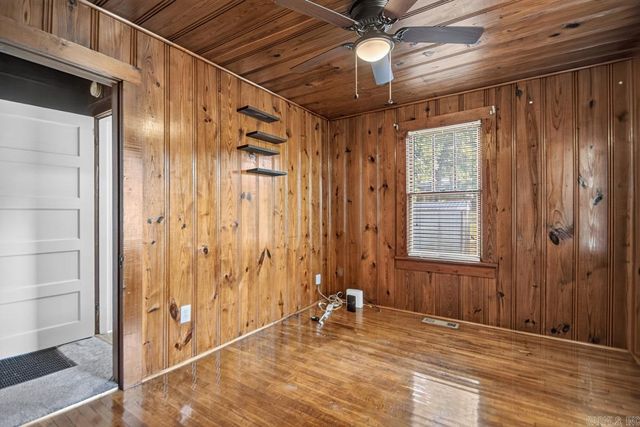 8214 Holiday Dr, Sherwood, AR 72120