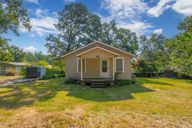 8214 Holiday Dr, Sherwood, AR 72120