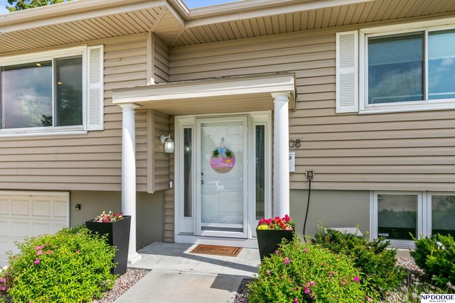 7908 Pasadena Avenue, Omaha, NE 68124