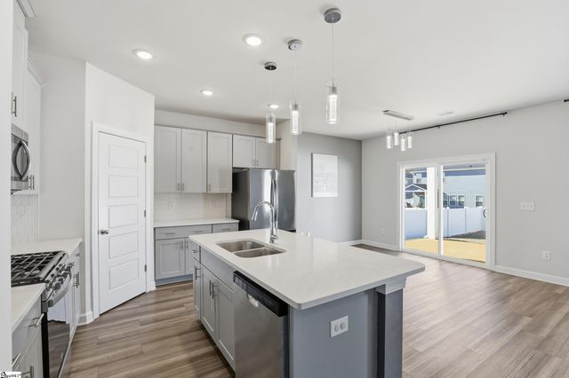 813 Elgon Walk Drive, Fountain Inn, SC 29644